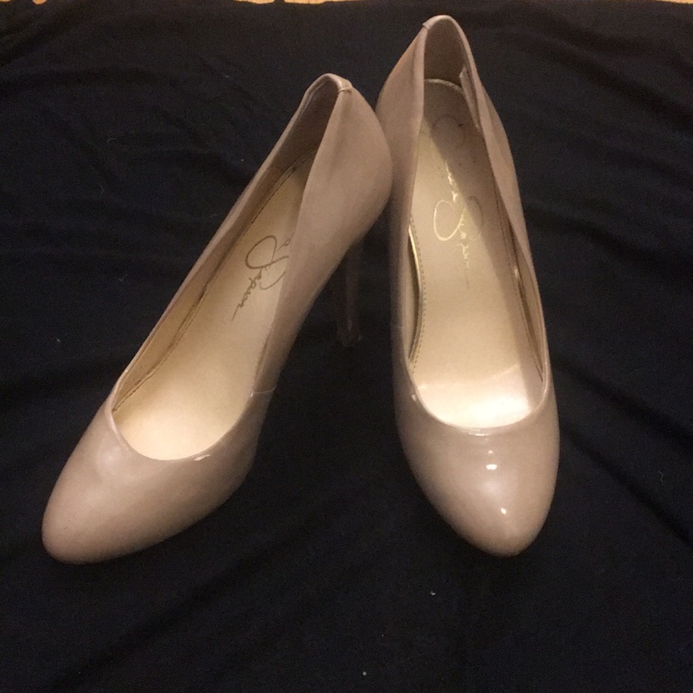 Jessica Simpson nude pumps size 8